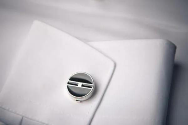 Bild: Knopfclips - die würdigen Nachfolger der Manschettenknöpfe