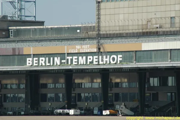 Bild: Tempelhofer Feld Großspekulanten stecken in großen Schwierigkeiten