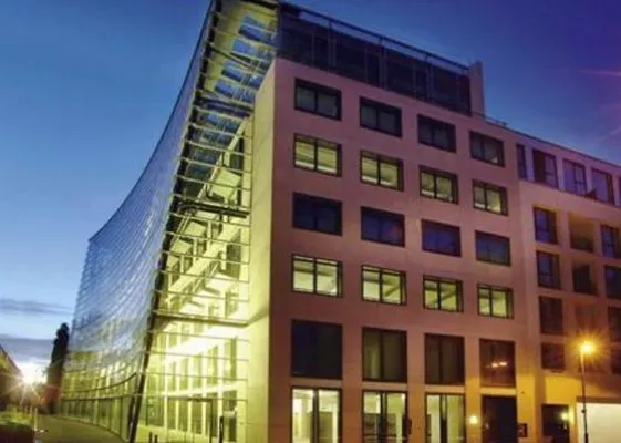 Bild: NAI apollo Berlin vermittelt 326 qm Büroflächen im Waterfalls Berlin