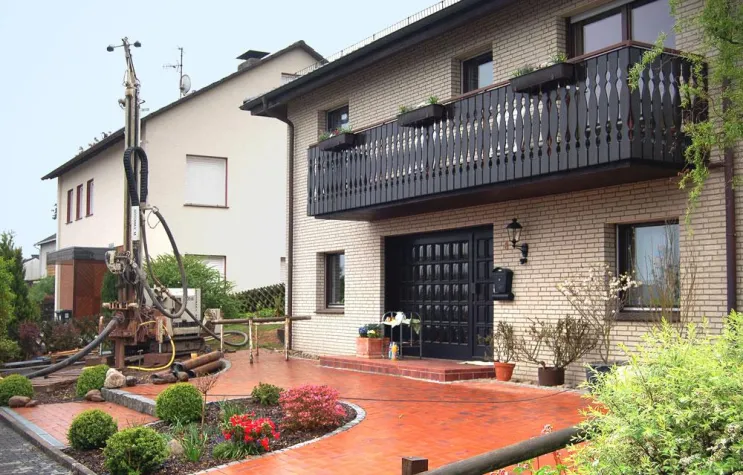 Sparsam heizen mit Erdwärme Bild: Sparsam heizen mit Erdwärme