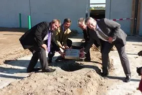 Richtfest und Grundsteinlegung im Alcaro Logistikpark II in Großbeeren Bild: Richtfest und Grundsteinlegung im Alcaro Logistikpark II in Großbeeren