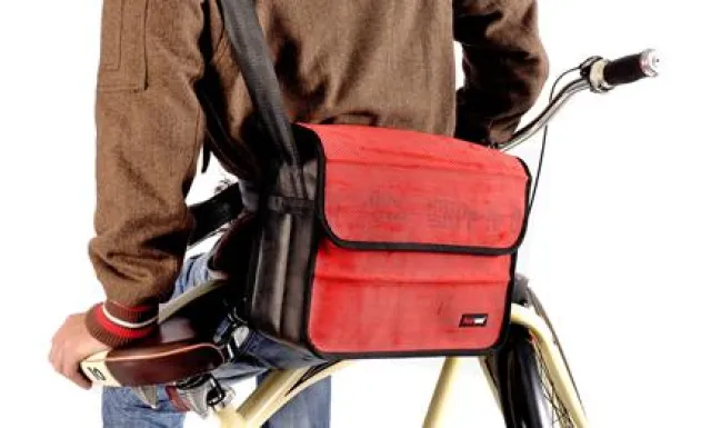 Bild: Notebook-Tasche aus Feuerwehrschlauch