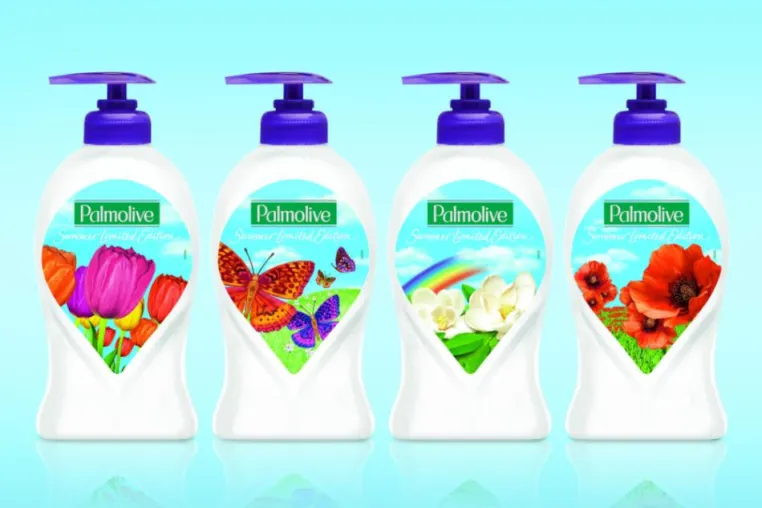 Bild: In voller Blüte: Die Summer Limited Edition von Palmolive bringt den Blumenzauber ins Badezimmer