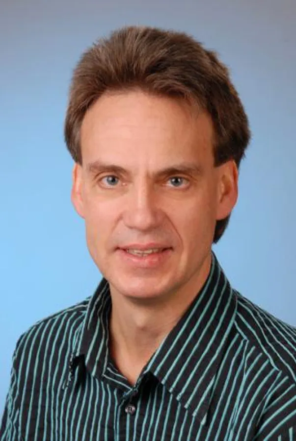 Dr. med. Ralf Bade tritt für die Verbesserung des Impfschutzes gegen Hapatitis B ein.