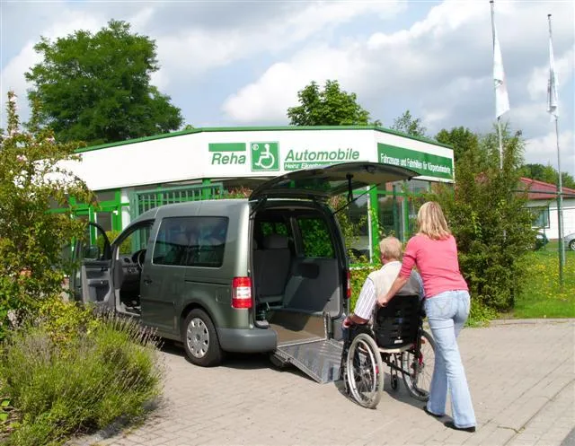 Bild: Das Rollimobil der behindertengerchte Mietwagen der Reha Automobile GmbH