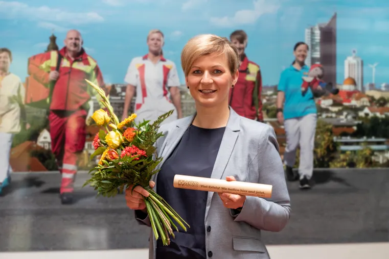 Bild: Marion Zimmermann übergibt die Geschäftsführung des ASB Leipzig an Anna Naumann