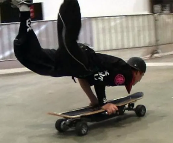 Bild: beonX launcht E-Skateboard Community
