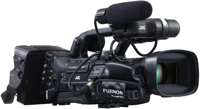 Bild: Zwei neue JVC Schultercamcorder der GY-HM800-Serie