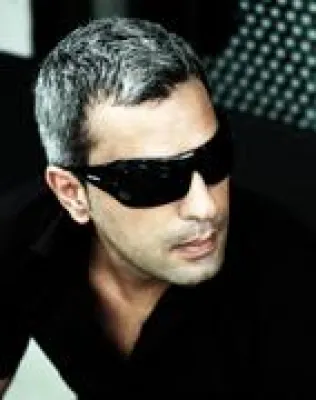 Männer und Sonnenbrillen - so geht's nicht ins Auge Bild: Männer und Sonnenbrillen - so geht's nicht ins Auge