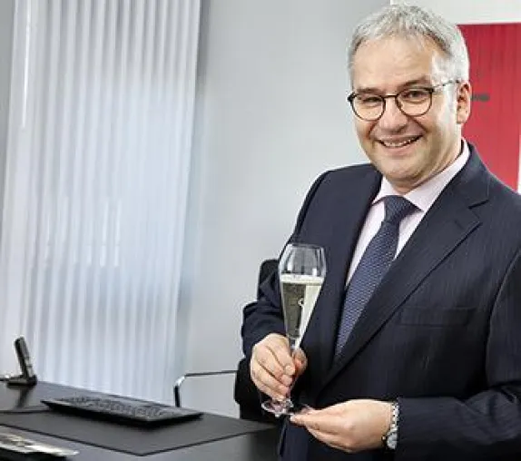 Bild: Gala-Abend mit Top-Sommelier Markus Del Monego – „Prickelnde Genüsse aus aller Welt – Champagner & Co“