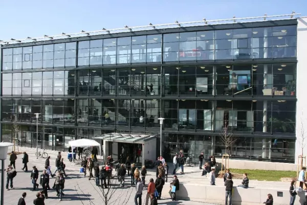Bild: Studieninformationstag 2009 - Duale Hochschule Baden-Württemberg Mannheim verzeichnet neuen Aussteller-Rekord