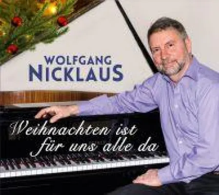 "Weihnachten ist für uns alle da" denkt sich musikalisch der Sänger Wolfgang Nicklaus. Bild: "Weihnachten ist für uns alle da" denkt sich musikalisch der Sänger Wolfgang Nicklaus.