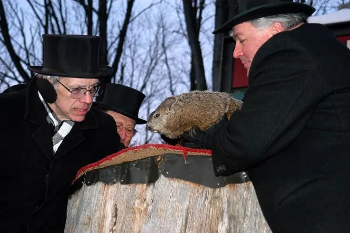 Wenn ein Murmeltier zum Wetterfrosch wird – Am 2. Februar feiert Pennsylvania Groundhog Day Bild: Wenn ein Murmeltier zum Wetterfrosch wird – Am 2. Februar feiert Pennsylvania Groundhog Day