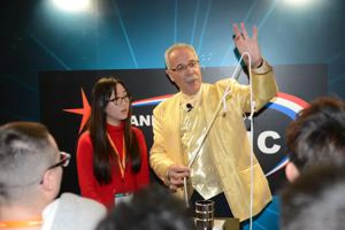 In der „Kidult World“ finden Spielbegeisterte aller Altersgruppen Hobby- und Zauberartikel, Modellei