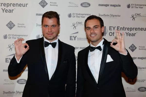 Bild: Große Ehre: UNIQ-Gründer müssen sich Nobelpreisträger geschlagen geben