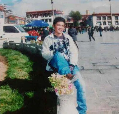 Bild: Erster Fall von Selbstverbrennung in Lhasa: Zwei junge Tibeter setzen sich in Brand
