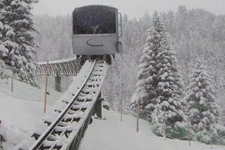 Bild: Umweltfreundliches Coaster Transportsystem in Arosa