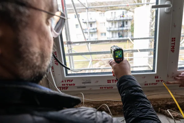 Bild: TMP liefert Heizglasfenster für Vonovia-Modellprojekt in der seriellen Gebäudesanierung