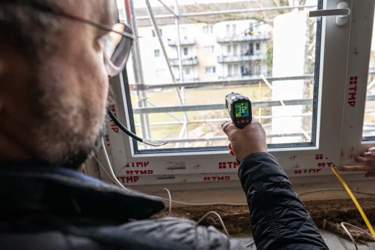 Bild: TMP liefert Heizglasfenster für Vonovia-Modellprojekt in der seriellen Gebäudesanierung
