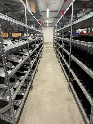 Bild: "Verstärkte Lagerhaltung bietet Ausführungsgarantie" 