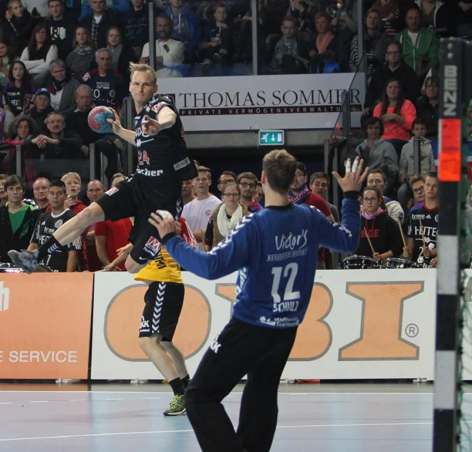 (Foto: hl-studios, Erlangen): Ihm gelang das entscheidende Führungstor: Martin Stranovsky, HC Erlang