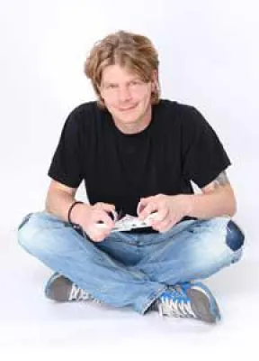 Zauberer Christian Lavey startet mit neuer Illusionsshow Bild: Zauberer Christian Lavey startet mit neuer Illusionsshow