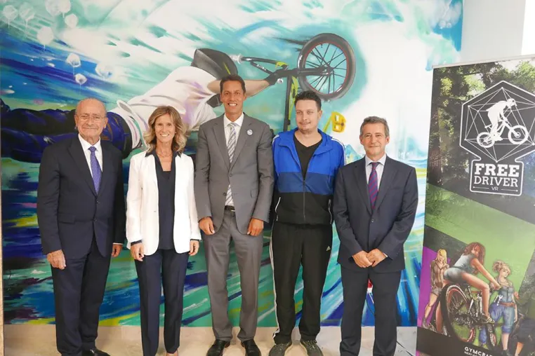 Bild: Eine spezielle Delegation entdeckt virtuelles Training bei GymCraft