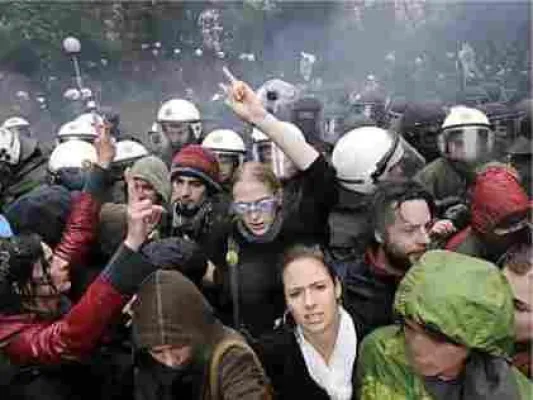 Bild: Die Europäer proben den Aufstand