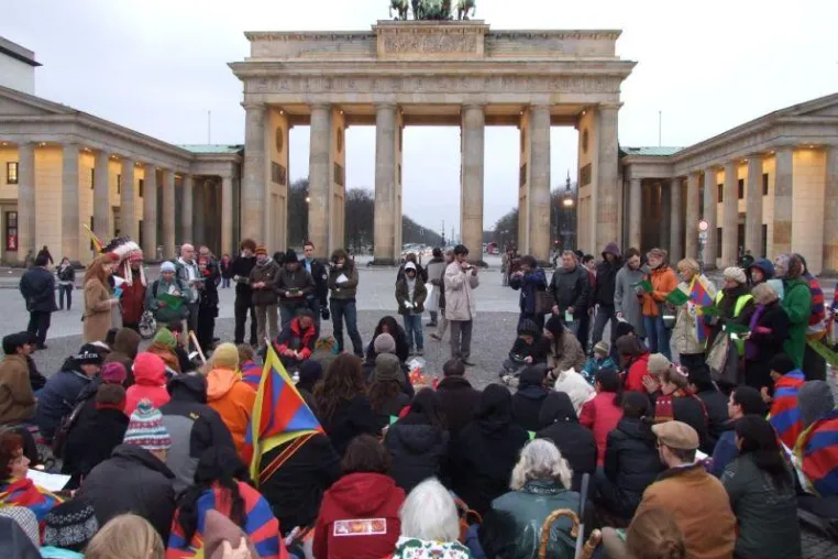 Olympische Spiele in Peking – Tibet-Proteste auch in Berlin Bild: Olympische Spiele in Peking – Tibet-Proteste auch in Berlin