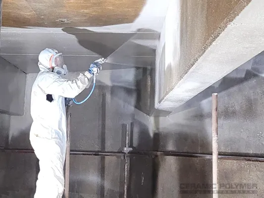 Bild: Chesterton-Beschichtungssysteme bieten dauerhaften Schutz von Beton-Lagerbehälter für demineralisiertes Wasser