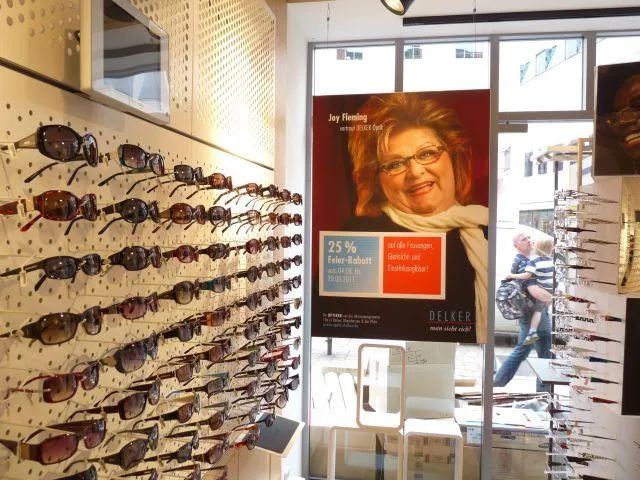 Brillen zum Feierpreis: Viele Kunden feiern mit Delker Optik Bild: Brillen zum Feierpreis: Viele Kunden feiern mit Delker Optik