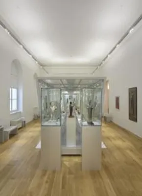 Bild: LED-Licht lässt die Kunst strahlen