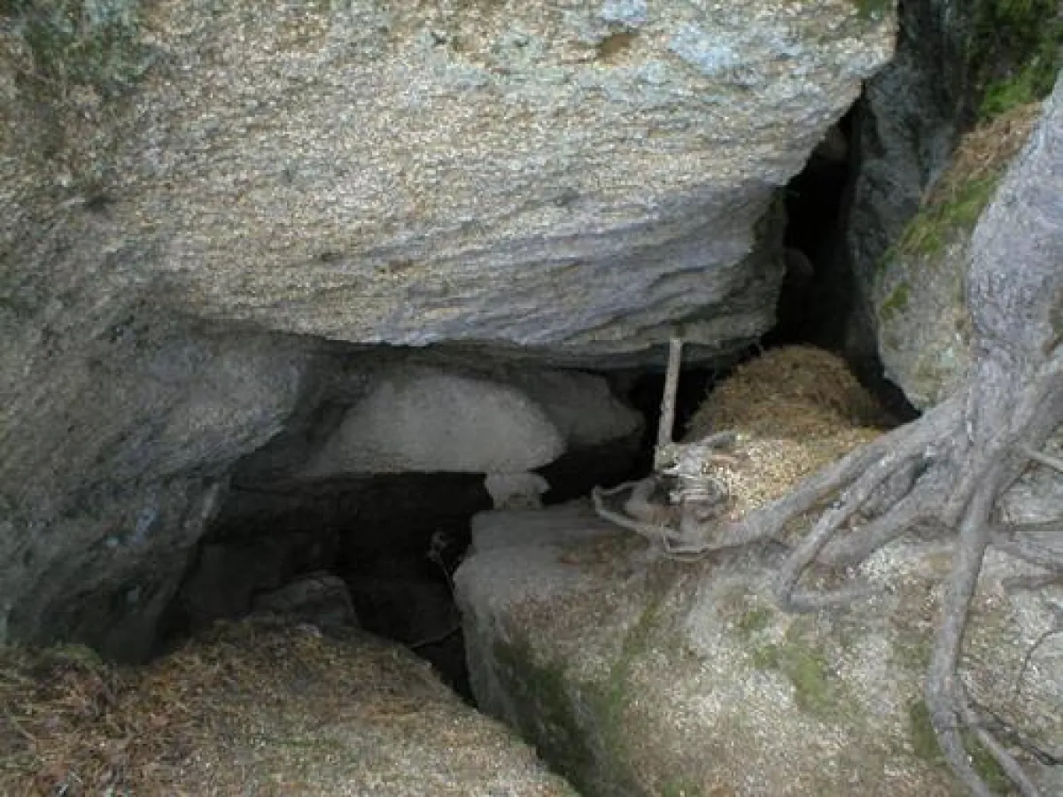 Fundort des Rohstoffs: Höhlen des Altai Gebirges