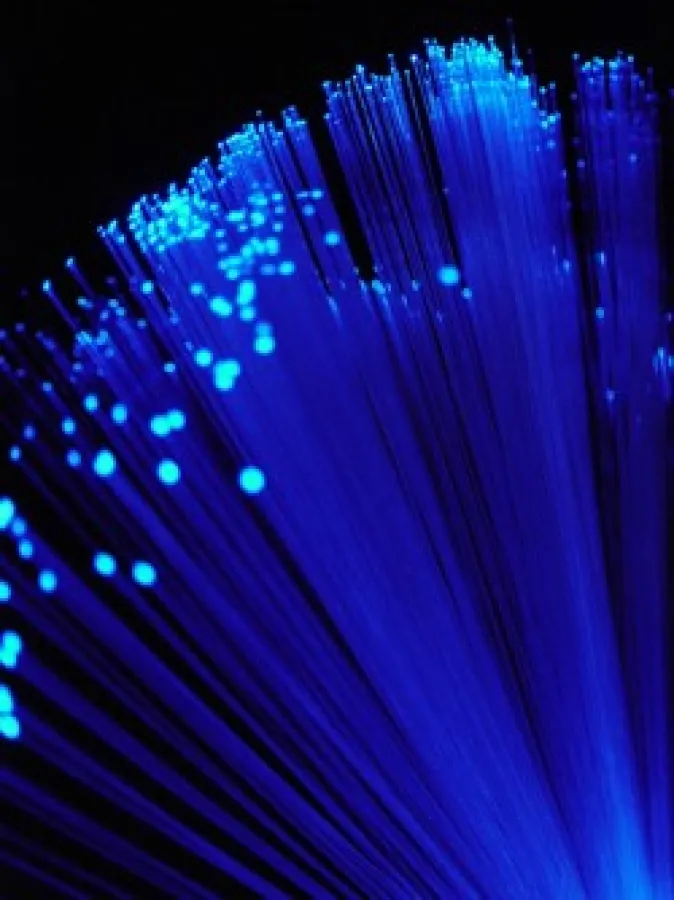 Licht bringt mehr Transparenz in die Logistik. GPL nutzt das 20.000 km große Glasfasernetz von Colt.