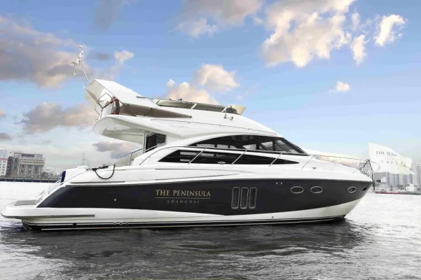 Bild: Luxus zu Wasser: Peninsula Shanghai präsentiert seine neue Privatyacht