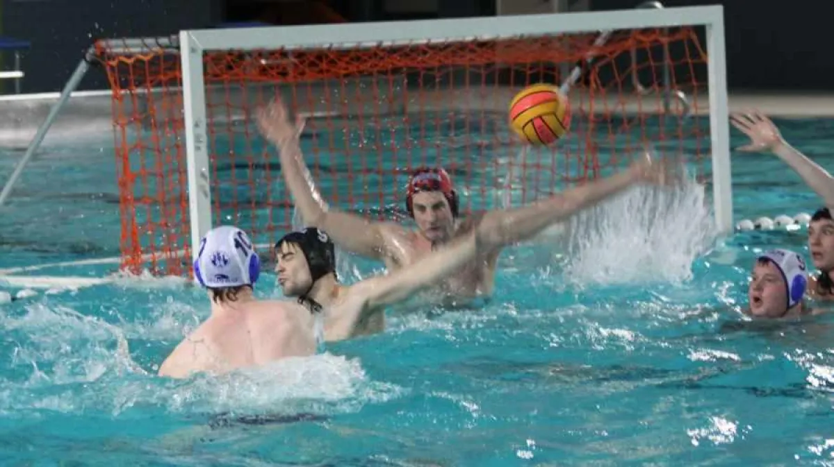 Wasserball ist eine spektakuläre Mannschaftssportart