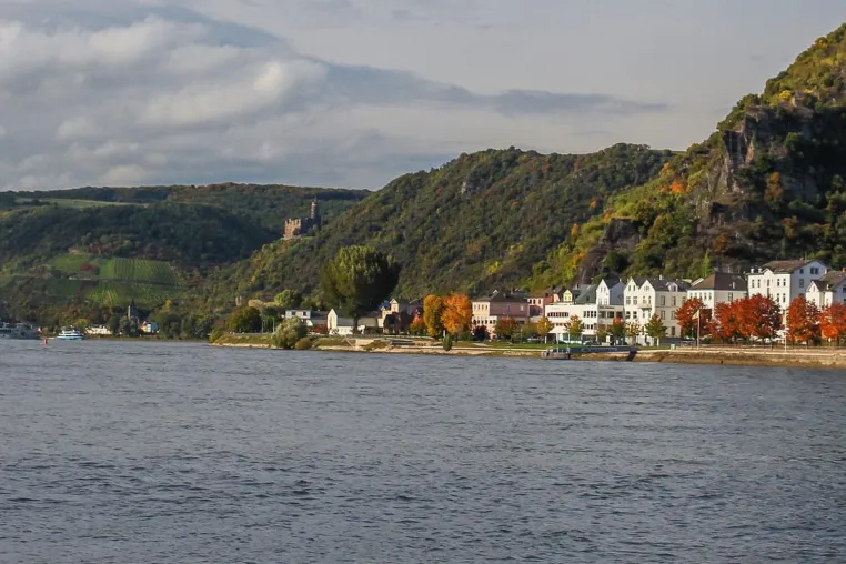 Vertiefung des Mittelrheins - keine mittelfristige Lösung für die Logistik in Sicht Bild: Vertiefung des Mittelrheins - keine mittelfristige Lösung für die Logistik in Sicht