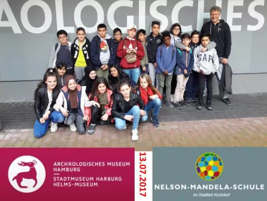 Bild: Werkzeugherstellung in der Steinzeit – Die 5a im Archäologischen Museum