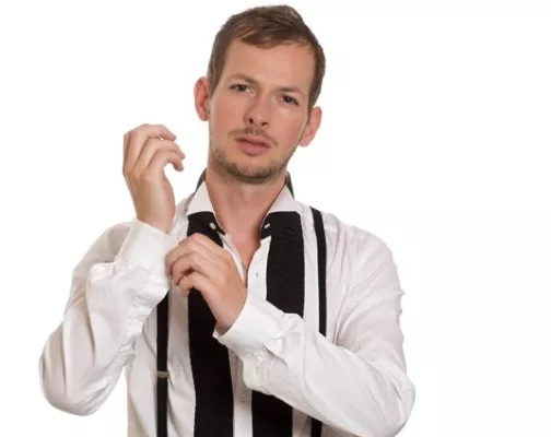 Bild: Premiere: Denis Fischer – Deine Küsse sind wie Wespen