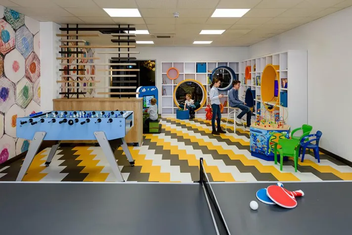 Bild: „Glanz & Gloria“: ibis Styles Regensburg feierte Abschluss der Renovierung