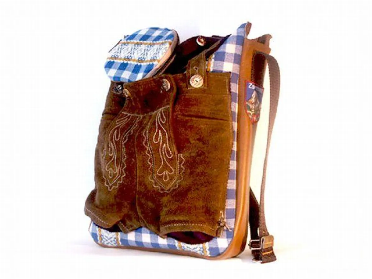 Designer-Lederhosentasche von Martin Reinwarth