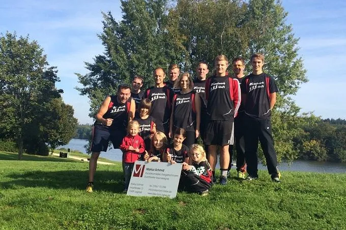 Jagstzeller Stuckateure beim Crailsheimer Sparkassenlauf am Start Bild: Jagstzeller Stuckateure beim Crailsheimer Sparkassenlauf am Start