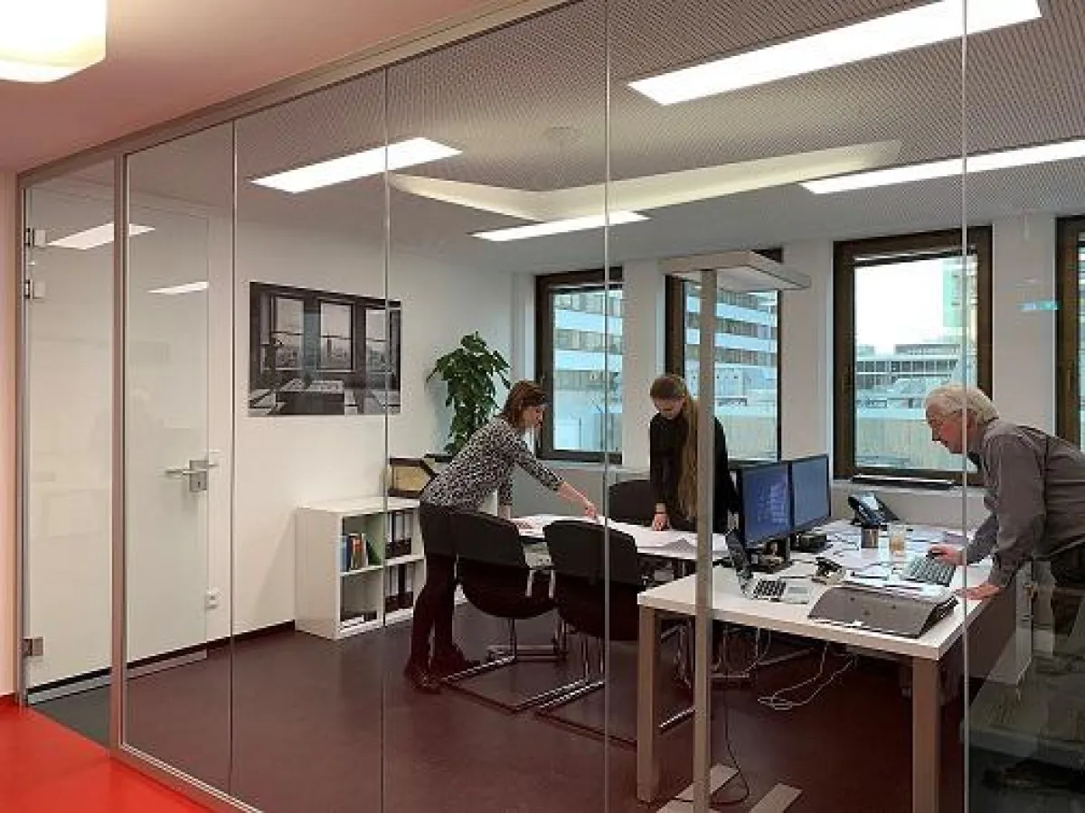 Hell, modern und funktional: das neue Büro von Hitzler Ingenieure Frankfurt. Bild: HI