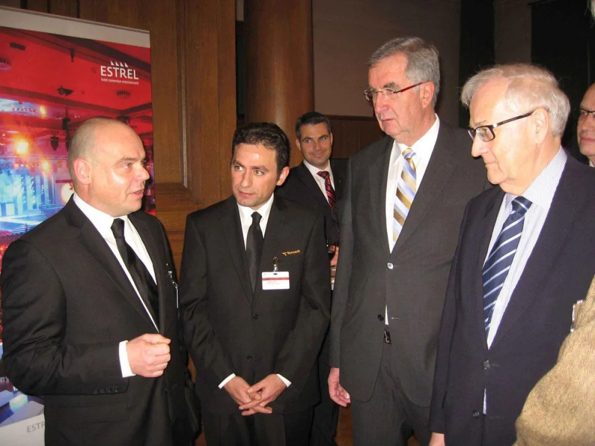 Bundeswirtschaftsminister besucht Stand der ROFOBOX GmbH