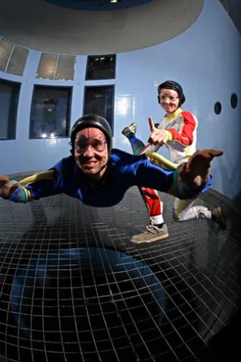 Jochen Schweizer® eröffnet ersten Vertikal-Windtunnel zur Freifallsimulation in Deutschland Bild: Jochen Schweizer® eröffnet ersten Vertikal-Windtunnel zur Freifallsimulation in Deutschland