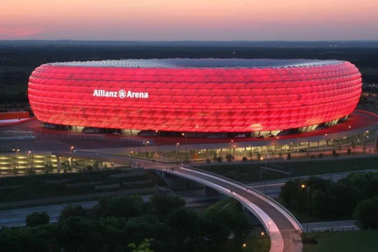 Bild: Die Allianz Arena - das Ziel des europäischen Fußballs
