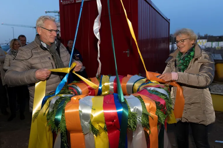 Kinderwunschzentrum Niederrhein feiert Richtfest des Neubaus Bild: Kinderwunschzentrum Niederrhein feiert Richtfest des Neubaus