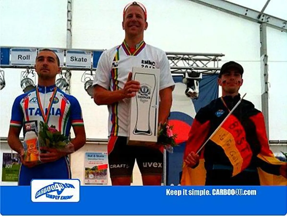 Siegerehrung des neuen Carboo4U Inline Europameisters Oliver Engel (Bildmitte)