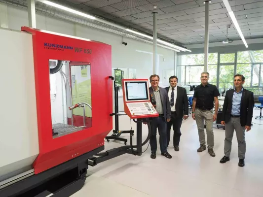 KUNZMANN Fräsmaschine für Industrie 4.0-Metallausbildung Bild: KUNZMANN Fräsmaschine für Industrie 4.0-Metallausbildung