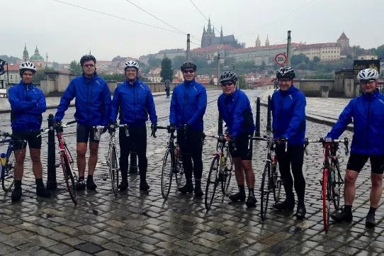 Masternaut unterstützt die Dreamflight Prague2Paris Challenge 2013 mit Telematik Bild: Masternaut unterstützt die Dreamflight Prague2Paris Challenge 2013 mit Telematik